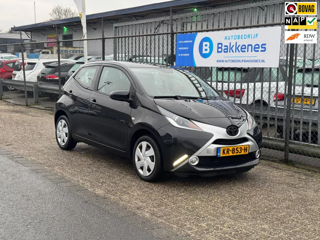 Toyota Aygo 1.0 VVT-i x-play | Camera | Bluetooth | Airco | NAP