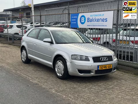 Audi A3 1.6 FSI Attraction | Airco | Cruise | NAP